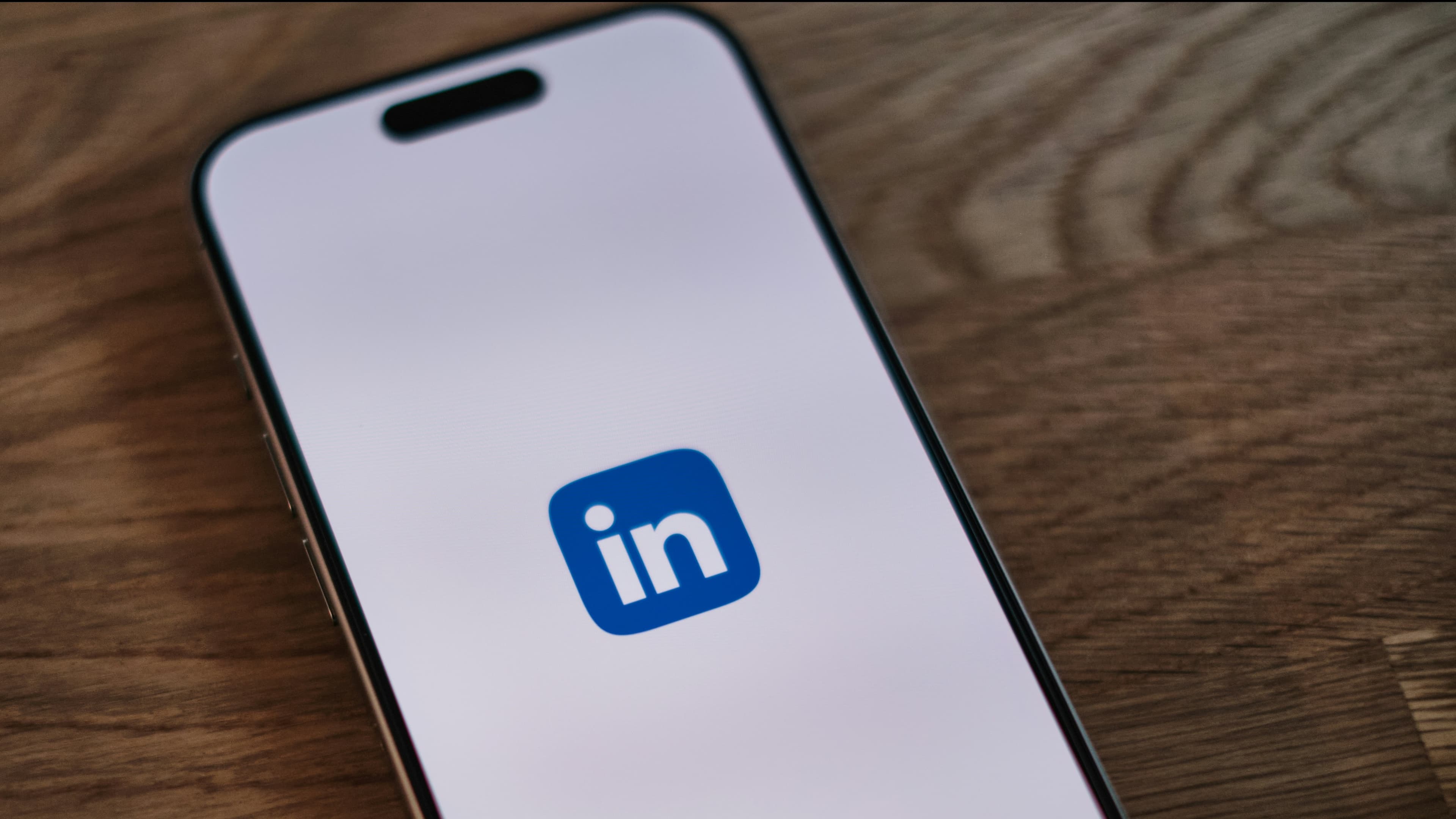 LinkedIn AI Graph + Chatbot (Personal Contact Navigator)